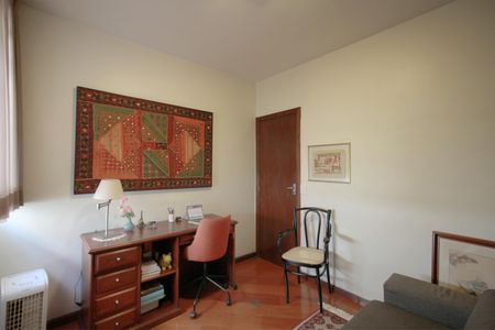 Apartamento à venda com 156m², 4 quartos e 1 vagaQuarto 2