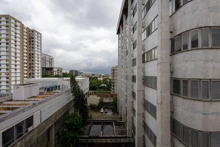 Apartamento à venda com 120m², 3 quartos e 1 vagaÁrea de Serviço Vista