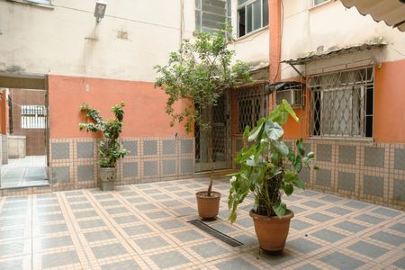 Apartamento à venda com 45m², 2 quartos e 1 vaga Apartamento à venda com 45m², 2 quartos e 1 vagaEntrada