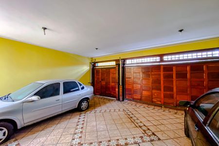 Casa à venda com 318m², 5 quartos e 3 vagasGaragem