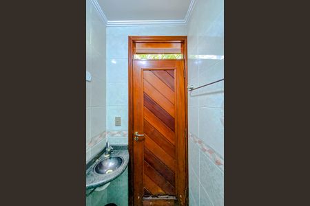 Casa à venda com 318m², 5 quartos e 3 vagasBanheiro da Área externa