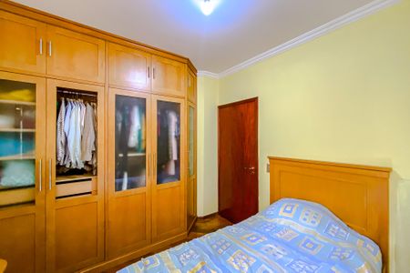 Casa à venda com 318m², 5 quartos e 3 vagasQuarto 2