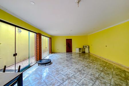 Casa à venda com 318m², 5 quartos e 3 vagasÁrea externa