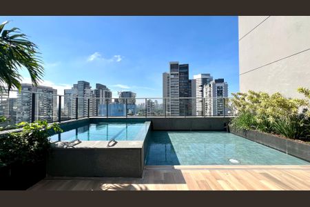 Studio à venda com 26m², 1 quarto e sem vagaÁrea comum - Piscina