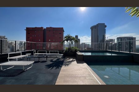 Studio à venda com 26m², 1 quarto e sem vagaÁrea comum - Piscina