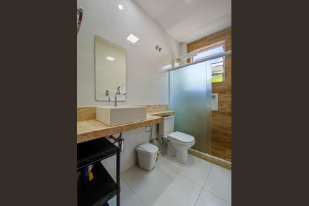 Apartamento à venda com 92m², 2 quartos e sem vagaBanheiro Corredor