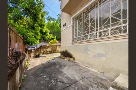 Apartamento à venda com 92m², 2 quartos e sem vagaÁrea comum