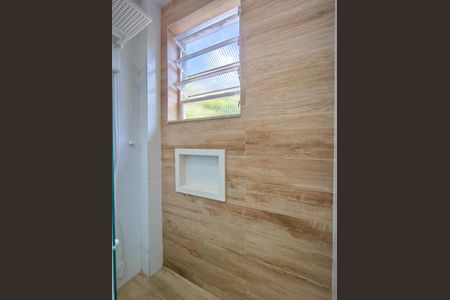 Apartamento à venda com 92m², 2 quartos e sem vagaBanheiro Corredor