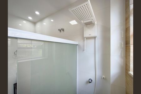 Apartamento à venda com 92m², 2 quartos e sem vagaBanheiro Corredor