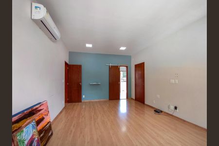 Apartamento à venda com 92m², 2 quartos e sem vagaSala