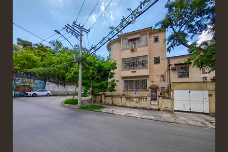 Apartamento à venda com 92m², 2 quartos e sem vagaÁrea comum