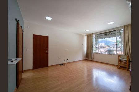 Apartamento à venda com 92m², 2 quartos e sem vagaSala