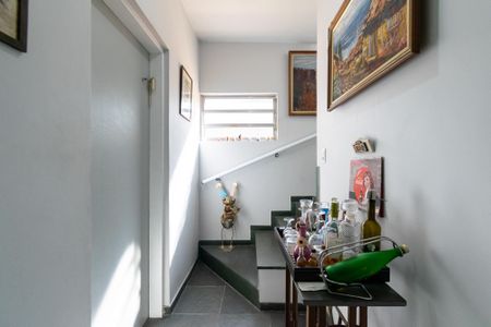 Casa à venda com 270m², 4 quartos e 2 vagas Casa à venda com 270m², 4 quartos e 2 vagasCorredor