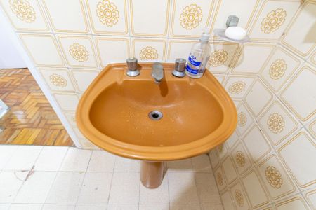 Casa à venda com 270m², 4 quartos e 2 vagas Casa à venda com 270m², 4 quartos e 2 vagasBanheiro social da casa 2