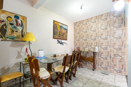 Casa à venda com 270m², 4 quartos e 2 vagas Casa à venda com 270m², 4 quartos e 2 vagasSala de Jantar