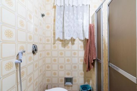 Casa à venda com 270m², 4 quartos e 2 vagas Casa à venda com 270m², 4 quartos e 2 vagasBanheiro social da casa 2