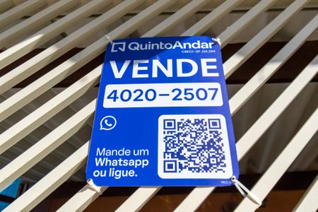 Casa à venda com 270m², 4 quartos e 2 vagas Casa à venda com 270m², 4 quartos e 2 vagasFachada