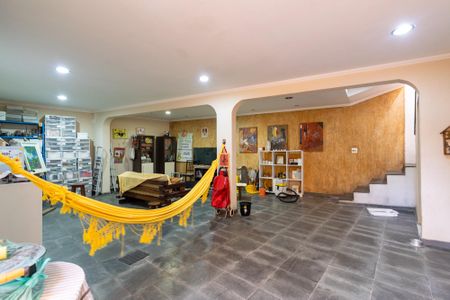 Casa à venda com 270m², 4 quartos e 2 vagas Casa à venda com 270m², 4 quartos e 2 vagasÁrea comum - Salão de festas