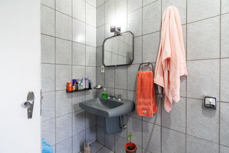 Casa à venda com 270m², 4 quartos e 2 vagas Casa à venda com 270m², 4 quartos e 2 vagasBanheiro da Suíte 1