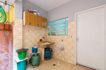 Casa à venda com 270m², 4 quartos e 2 vagas Casa à venda com 270m², 4 quartos e 2 vagasÁrea de Serviço da casa 2