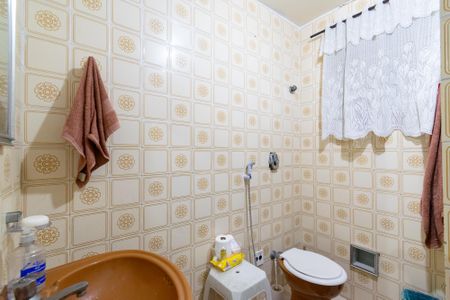 Casa à venda com 270m², 4 quartos e 2 vagas Casa à venda com 270m², 4 quartos e 2 vagasBanheiro social da casa 2