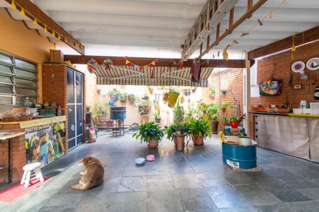 Casa à venda com 270m², 4 quartos e 2 vagas Casa à venda com 270m², 4 quartos e 2 vagasQuintal