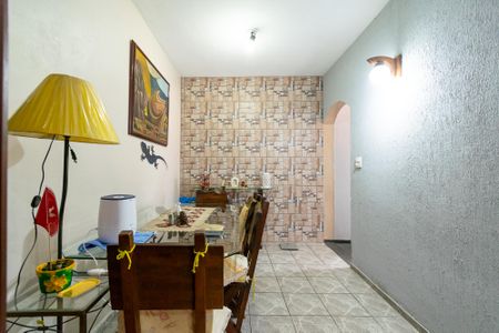 Casa à venda com 270m², 4 quartos e 2 vagas Casa à venda com 270m², 4 quartos e 2 vagasSala de Jantar