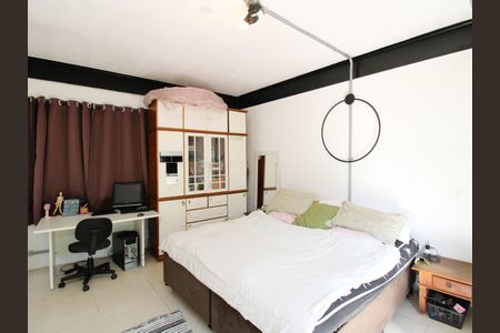 Casa de condomínio à venda com 176m², 2 quartos e 2 vagasQuarto