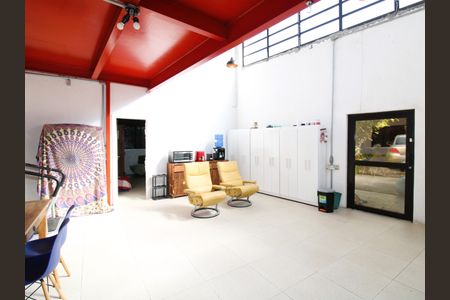 Casa de condomínio à venda com 176m², 2 quartos e 2 vagasSala