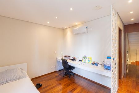 Casa de condomínio à venda com 370m², 4 quartos e 4 vagasSuíte 1