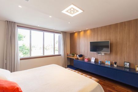 Casa de condomínio à venda com 370m², 4 quartos e 4 vagasSuíte 4