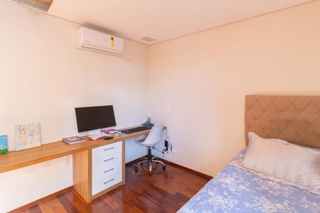 Casa de condomínio à venda com 370m², 4 quartos e 4 vagasSuíte 2