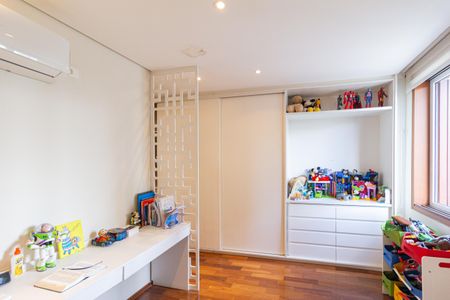 Casa de condomínio à venda com 370m², 4 quartos e 4 vagasSuíte 1