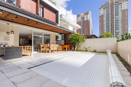 Casa de condomínio à venda com 370m², 4 quartos e 4 vagasQuintal