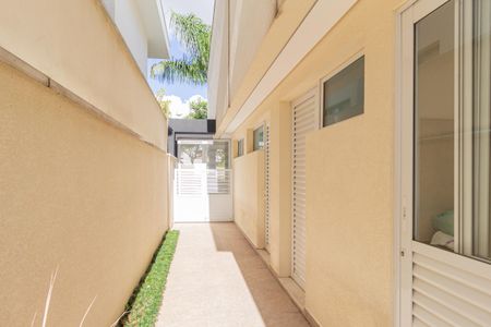 Casa de condomínio à venda com 370m², 4 quartos e 4 vagasQuintal