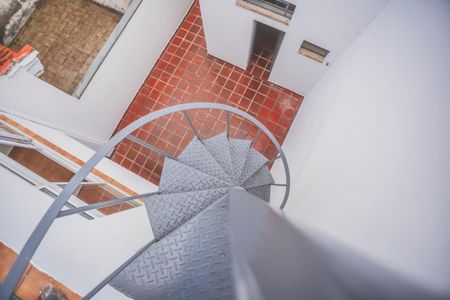 Casa para alugar com 167m², 3 quartos e 2 vagasEscadas