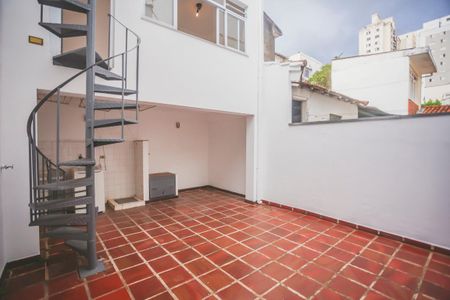 Casa para alugar com 167m², 3 quartos e 2 vagasQuintal