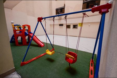 Apartamento à venda com 250m², 3 quartos e 2 vagas Apartamento à venda com 250m², 3 quartos e 2 vagasÁrea comum - Playground