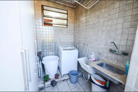 Apartamento à venda com 250m², 3 quartos e 2 vagas Apartamento à venda com 250m², 3 quartos e 2 vagasÁrea de Serviço