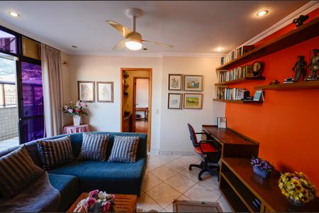 Apartamento à venda com 250m², 3 quartos e 2 vagas Apartamento à venda com 250m², 3 quartos e 2 vagasEscritório