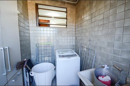 Apartamento à venda com 250m², 3 quartos e 2 vagas Apartamento à venda com 250m², 3 quartos e 2 vagasÁrea de Serviço