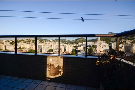 Apartamento à venda com 250m², 3 quartos e 2 vagas Apartamento à venda com 250m², 3 quartos e 2 vagasVista da Suíte 1