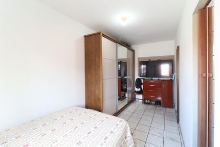 Casa à venda com 250m², 8 quartos e 4 vagasSuíte casa 1