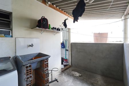 Casa à venda com 250m², 8 quartos e 4 vagasÁrea de serviço casa 3