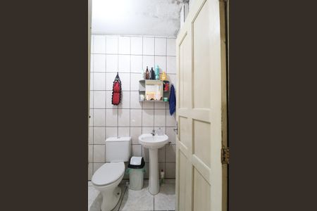 Casa à venda com 250m², 8 quartos e 4 vagasBanheiro 2 casa 1