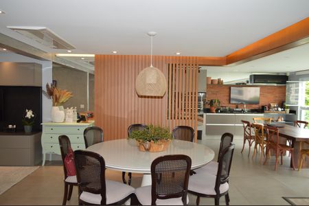 Apartamento para alugar com 198m², 3 quartos e 4 vagasSala de Jantar