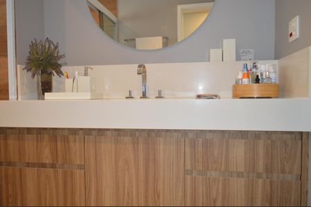 Apartamento para alugar com 198m², 3 quartos e 4 vagasBanheiro da Suíte 1