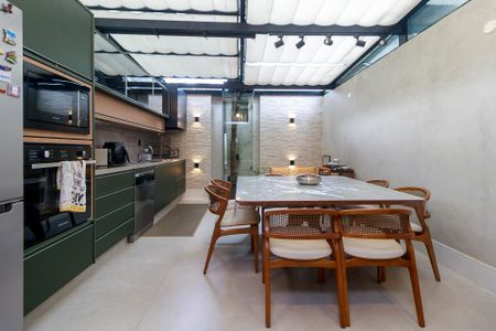 Casa de condomínio à venda com 108m², 2 quartos e 2 vagasCozinha