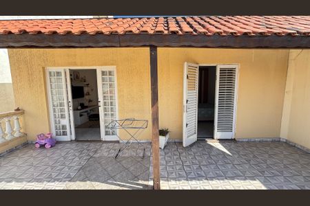 Casa à venda com 210m², 3 quartos e 3 vagas Casa à venda com 210m², 3 quartos e 3 vagasVaranda da Sala