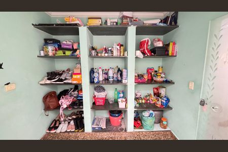 Casa à venda com 210m², 3 quartos e 3 vagas Casa à venda com 210m², 3 quartos e 3 vagasÁrea de Serviço - Despensa